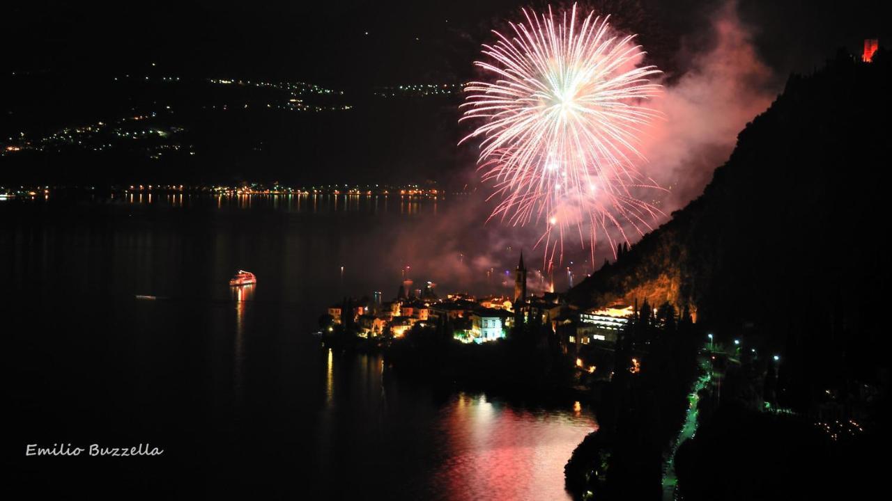 Casa In Riva Al Lago Varenna Exteriör bild