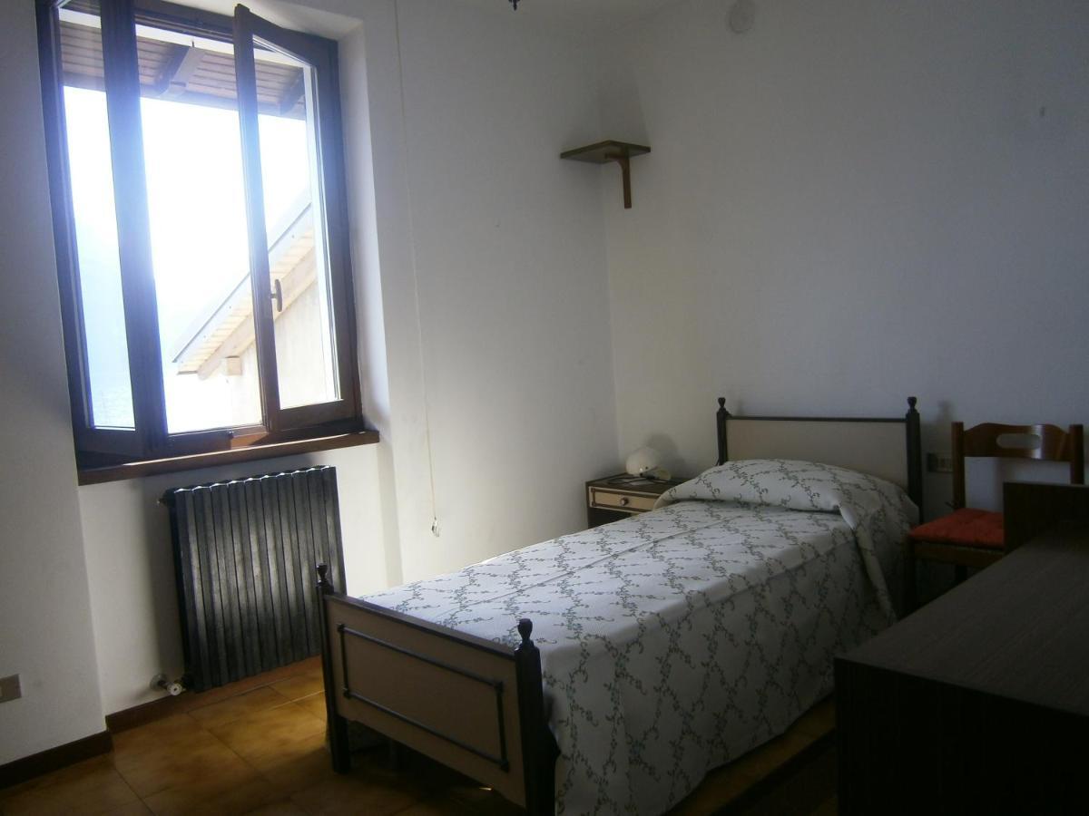 Casa In Riva Al Lago Varenna Exteriör bild